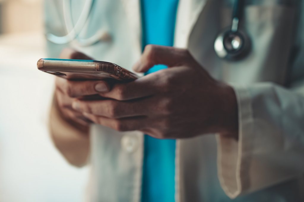 How can the Healthcare Industry Improve Efficiency, Security and Performance by Leveraging Mobile Device Management